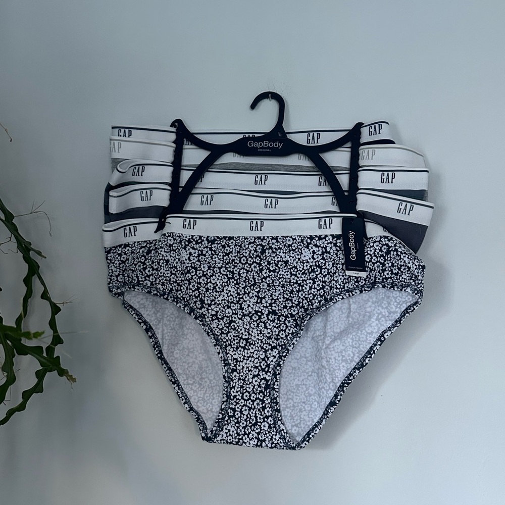 GAP women’s cotton underwear pack NWT